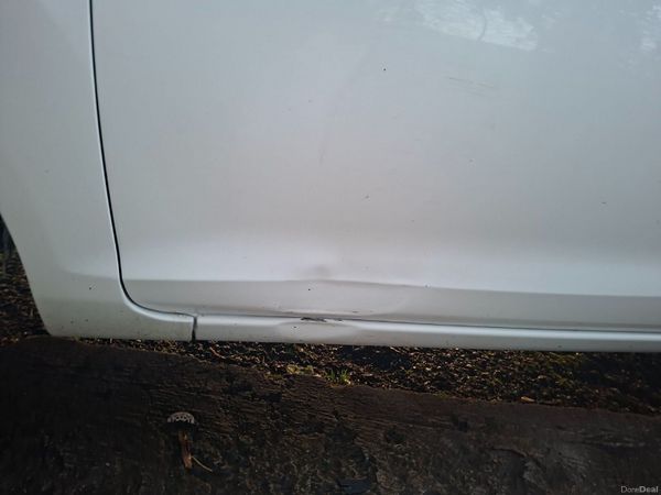 Ford Fiesta Hatchback, Petrol, 2015, White