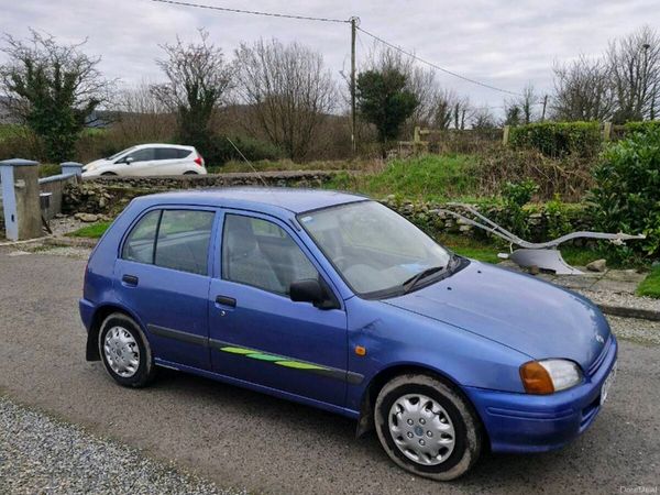 Toyota Starlet Hatchback, Petrol, 1996, Blue