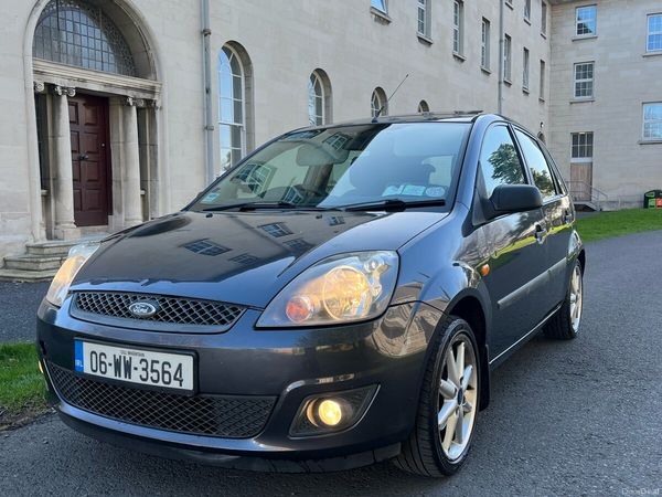 Ford Fiesta Hatchback, Petrol, 2006, Silver