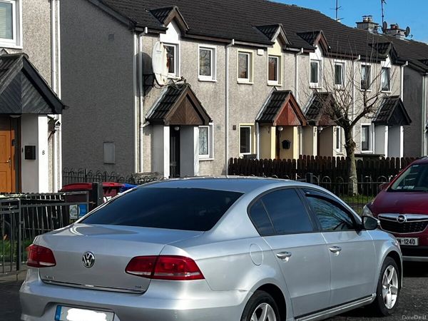 Volkswagen Passat Saloon, Diesel, 2012, Silver