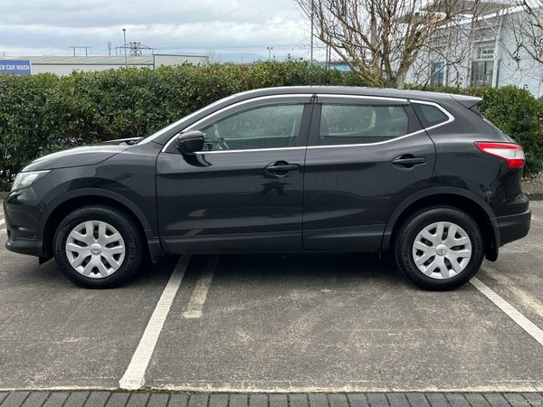 Nissan Qashqai Hatchback, Diesel, 2016, Black