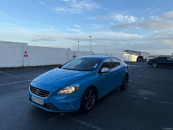Volvo V40 Hatchback, Diesel, 2014, Blue