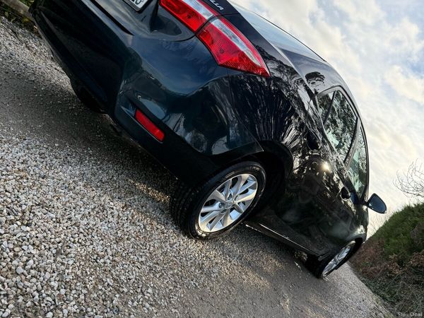 Toyota Corolla Saloon, Diesel, 2014, Black