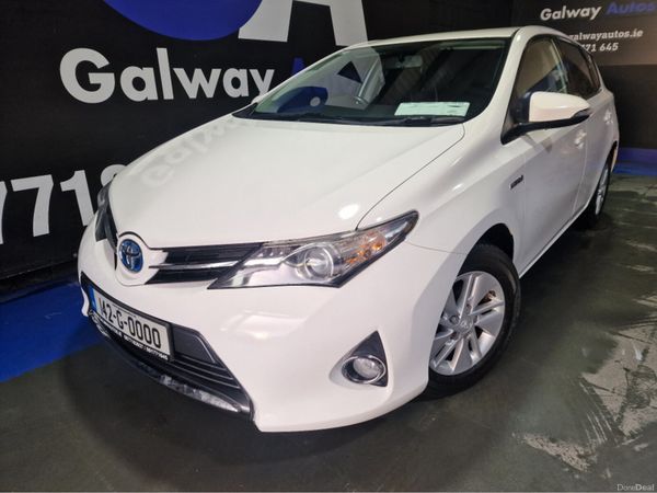 Toyota Auris Hatchback, Petrol Hybrid, 2014, White