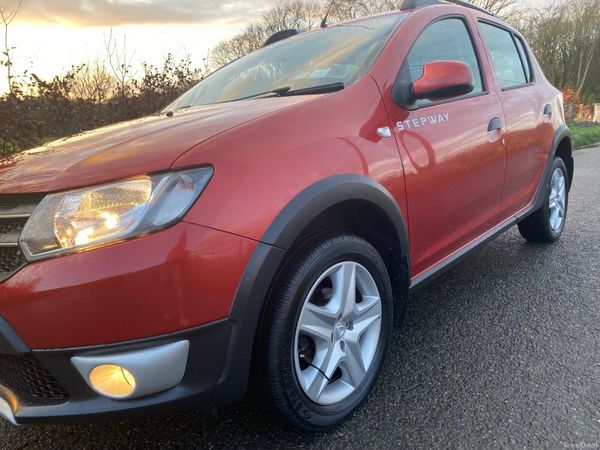 Dacia Sandero Stepway Hatchback, Diesel, 2016, Red