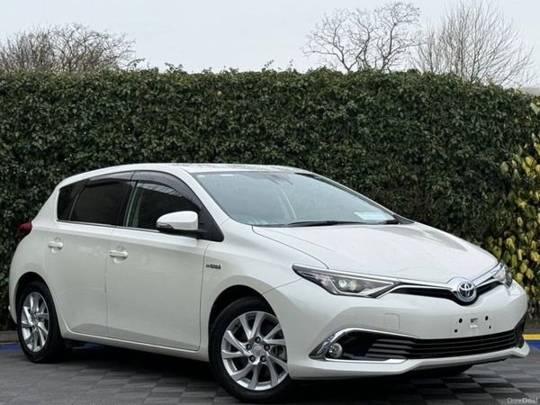 Toyota Auris Hatchback, Petrol Hybrid, 2016, White