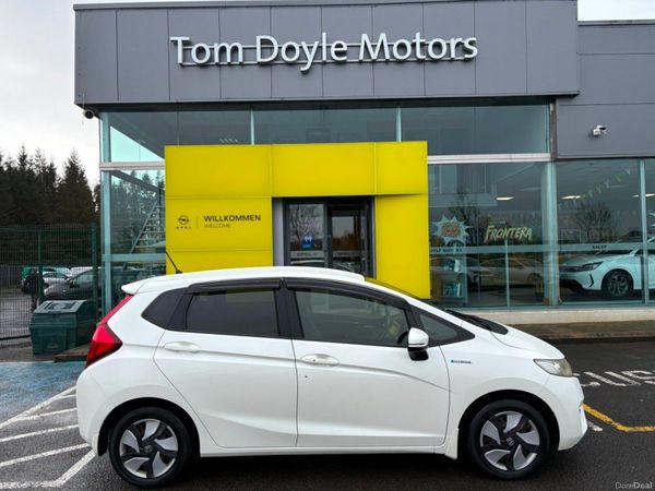 Honda Fit Hatchback, Petrol, 2013, White