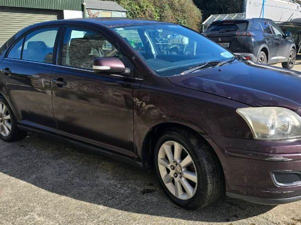 Toyota Avensis Saloon, Petrol, 2007, Red