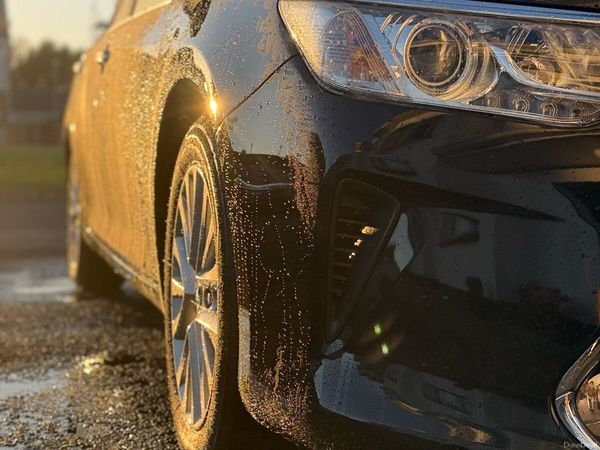 Toyota Camry Saloon, Petrol Hybrid, 2016, Black