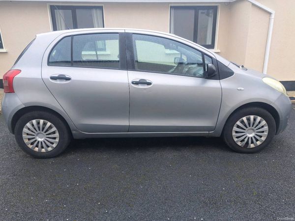 Toyota Yaris Hatchback, Petrol, 2007, Silver