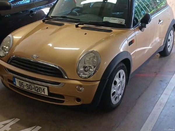 Mini One Hatchback, Petrol, 2005, Gold