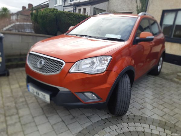 SsangYong Korando SUV, Diesel, 2013, Red