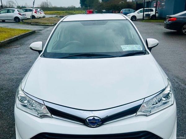 Toyota Corolla Estate, Petrol Hybrid, 2016, White