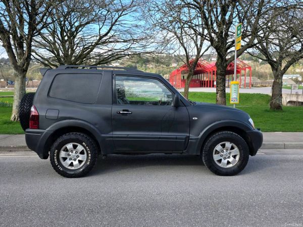 Mitsubishi Pajero SUV, Diesel, 2004, Black