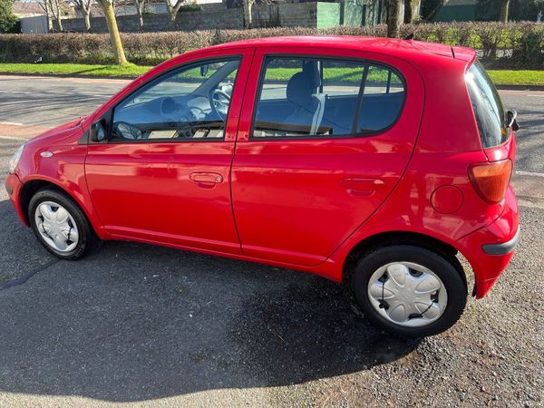 Toyota Yaris Hatchback, Petrol, 2004, Red