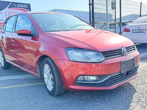 Volkswagen Polo Hatchback, Petrol, 2014, Red
