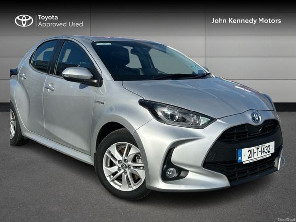 Toyota Yaris Hatchback, Petrol Hybrid, 2021, Grey