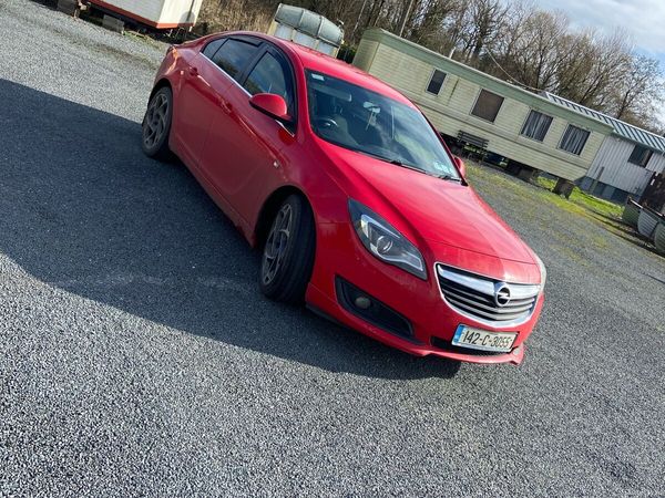 Opel Insignia MPV, Diesel, 2014, Red