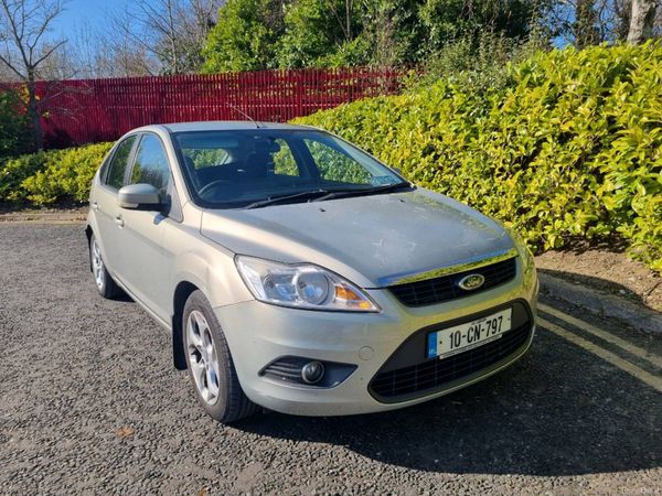Ford Focus Hatchback, Diesel, 2010, Gold