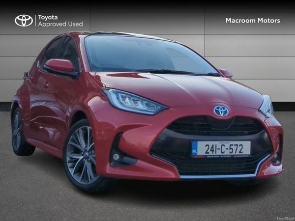 Toyota Yaris Hatchback, Petrol Hybrid, 2024, Red