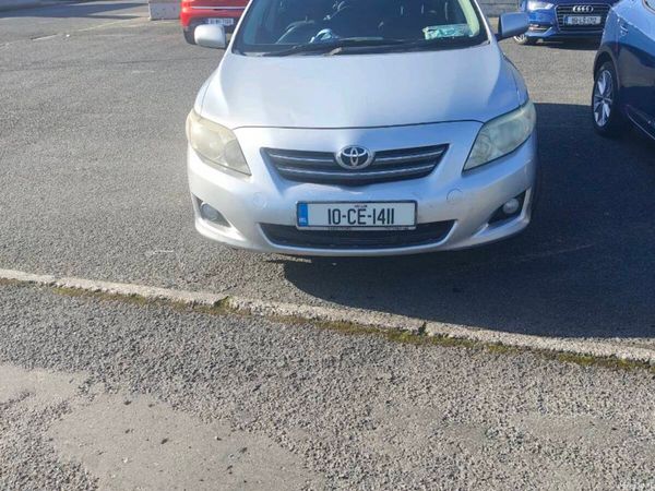 Toyota Corolla Saloon, Petrol, 2010, Silver