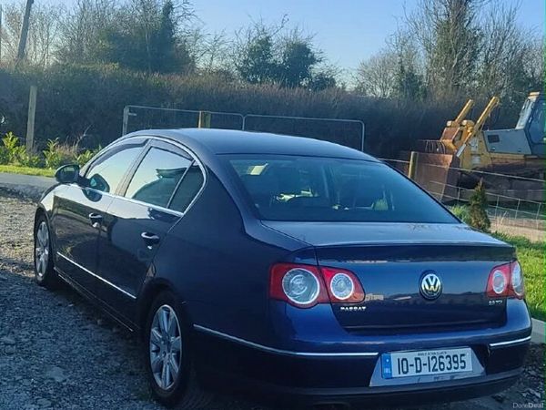 Volkswagen Passat Saloon, Diesel, 2010, Blue