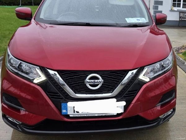Nissan Qashqai MPV, Diesel, 2019, Red