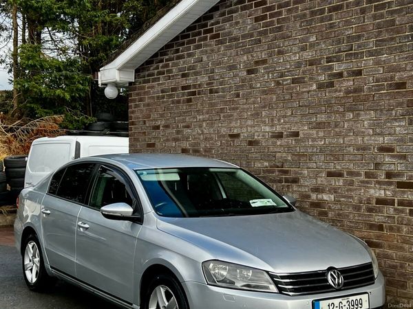 Volkswagen Passat Saloon, Diesel, 2012, Silver