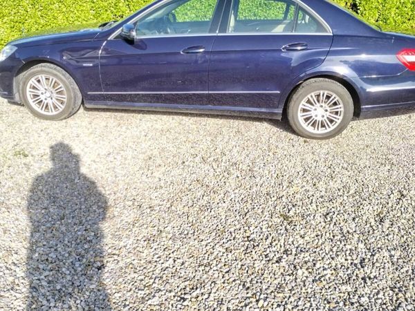 Mercedes-Benz E-Class Saloon, Diesel, 2011, Blue