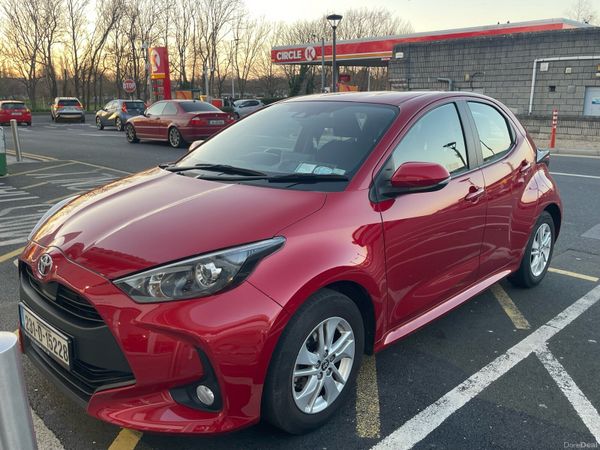 Toyota Yaris Hatchback, Petrol, 2023, Red