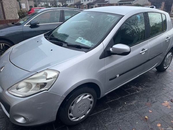 Renault Clio Hatchback, Ethanol Petrol, 2011, Silver