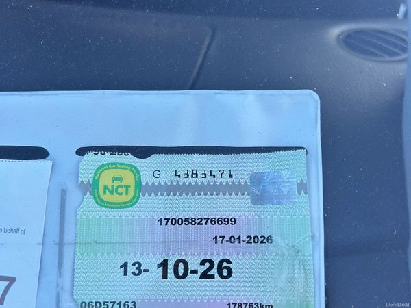 Toyota Corolla Saloon, Petrol, 2006, Red