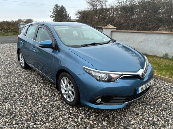 Toyota Auris Hatchback, Diesel, 2016, Blue