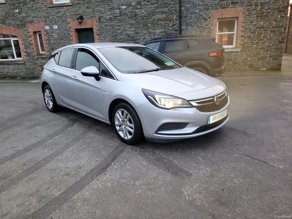 Vauxhall Astra Hatchback, Diesel, 2016, Silver