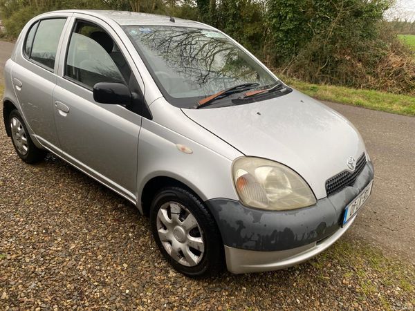 Toyota Yaris Hatchback, Petrol, 2001, Silver