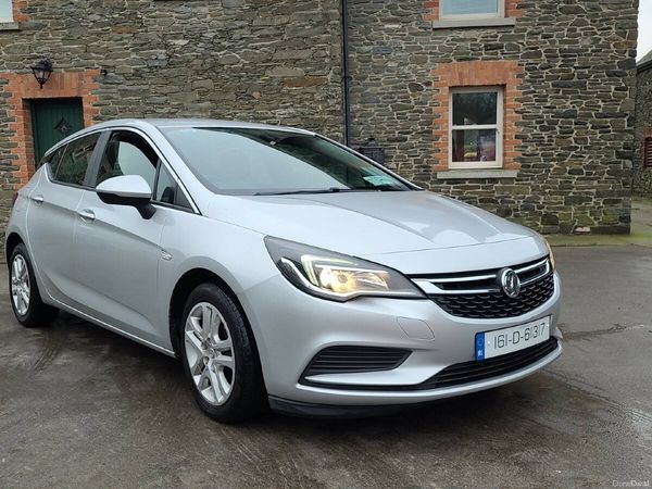 Vauxhall Astra Hatchback, Diesel, 2016, Silver