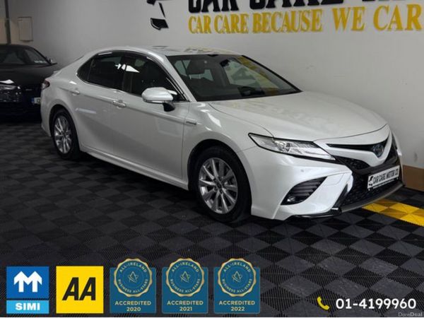 Toyota Camry Saloon, Petrol Hybrid, 2020, White