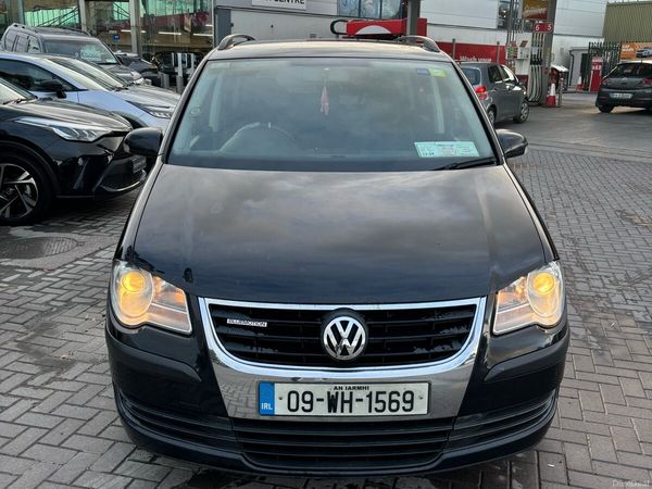 Volkswagen Touran MPV, Diesel, 2009, Black