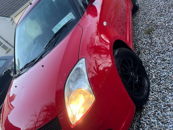 Suzuki Swift Hatchback, Petrol, 2006, Red