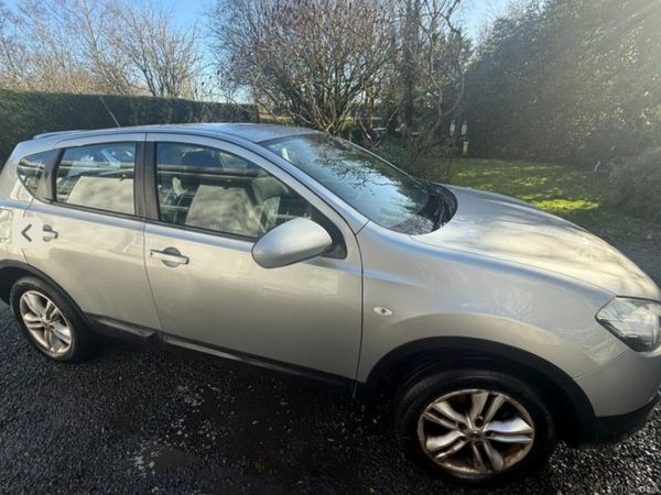 Nissan Qashqai Hatchback, Diesel, 2012, Silver
