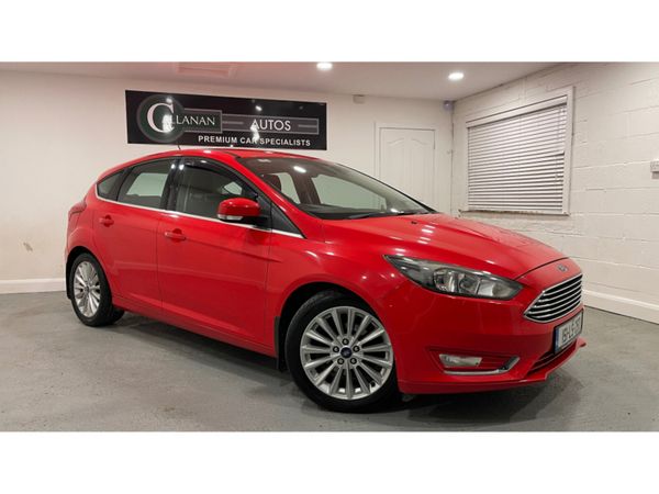Ford Focus Hatchback, Diesel, 2015, Red