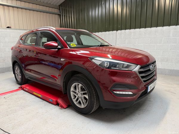 Hyundai Tucson SUV, Diesel, 2016, Red