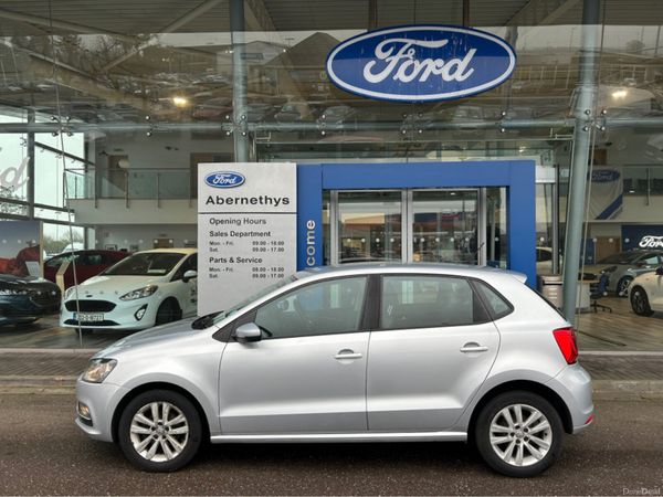 Volkswagen Polo Hatchback, Petrol, 2014, Silver