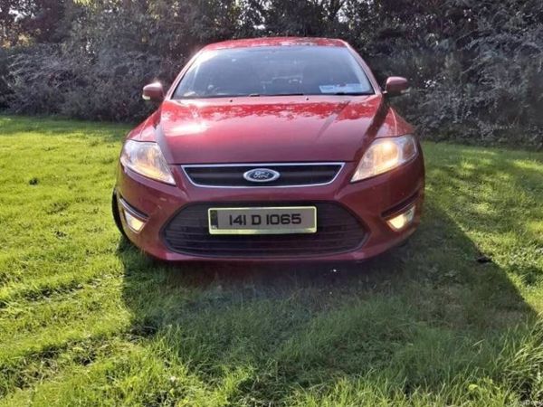 Ford Mondeo Hatchback, Diesel, 2014, Red