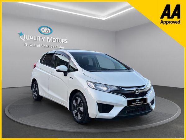 Honda Fit Hatchback, Petrol Hybrid, 2016, White