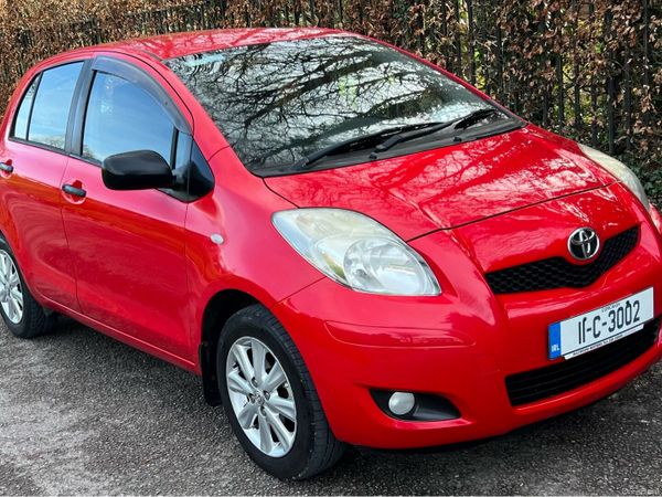 Toyota Yaris Hatchback, Petrol, 2011, Red