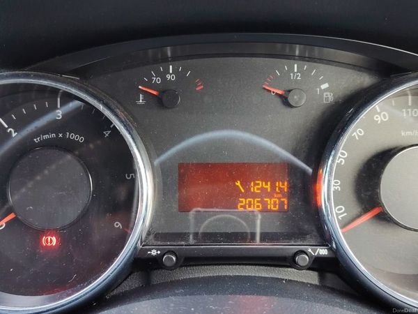 Peugeot 5008 MPV, Diesel, 2011, Grey