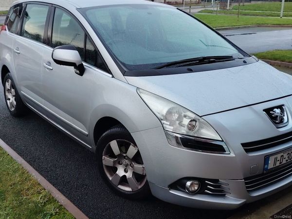 Peugeot 5008 MPV, Diesel, 2011, Grey