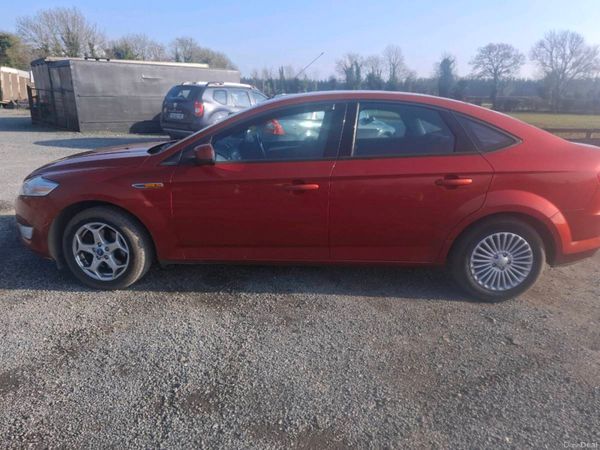 Ford Mondeo Hatchback, Diesel, 2010, Red