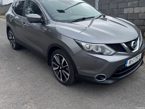 Nissan Qashqai Hatchback, Diesel, 2016, Grey